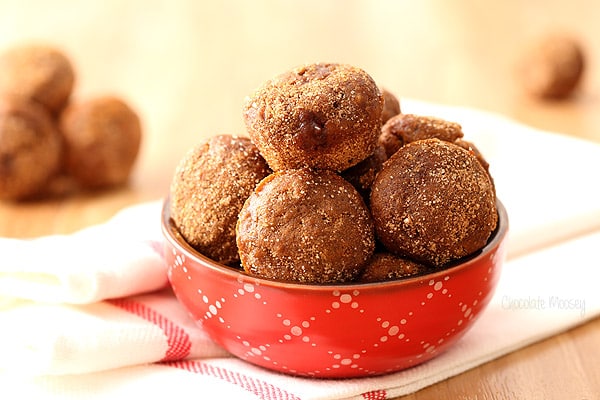 Boules de beignets cuites au beurre de pomme