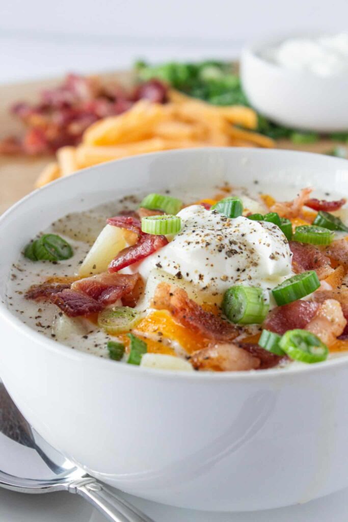 Soupe de pommes de terre au fromage à la crème à la mijoteuse