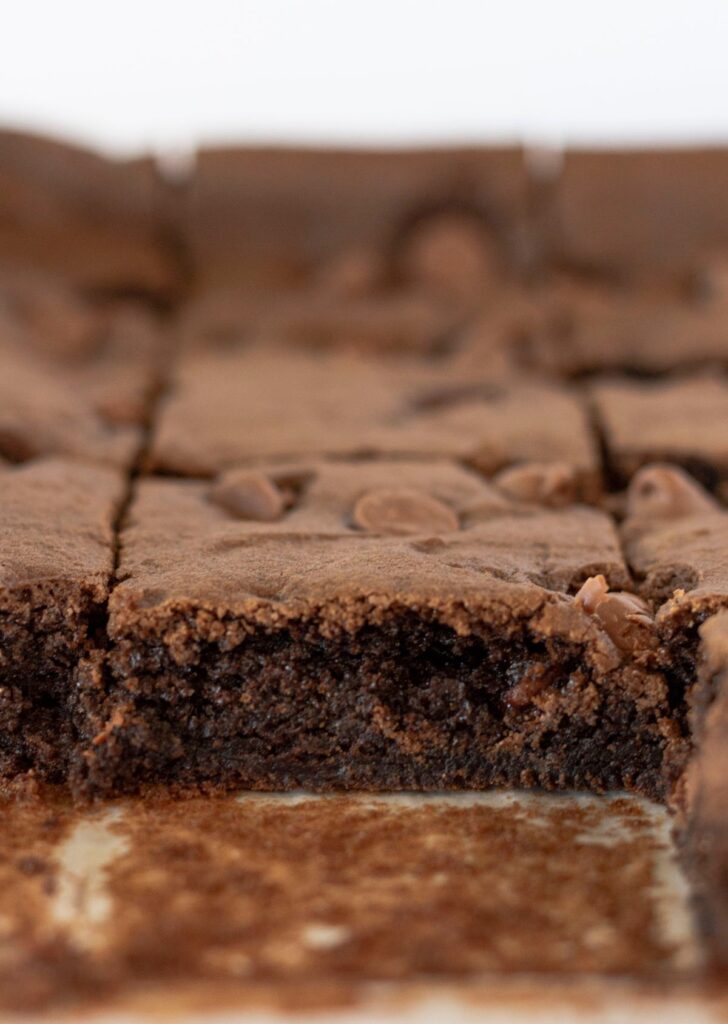 Brownies faciles au mélange à gâteau fudgy