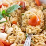 Salade d’Orzo Caprese Facile – Pratiquement Fait Maison