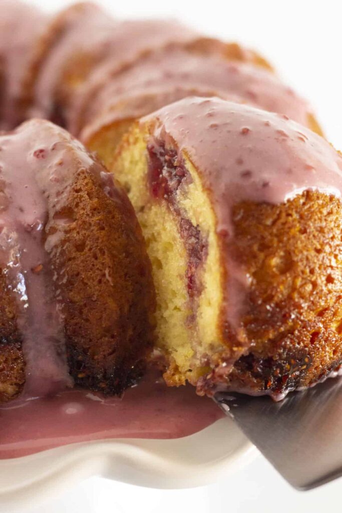 Recette de Gâteau Bundt au Citron et Framboises Facile