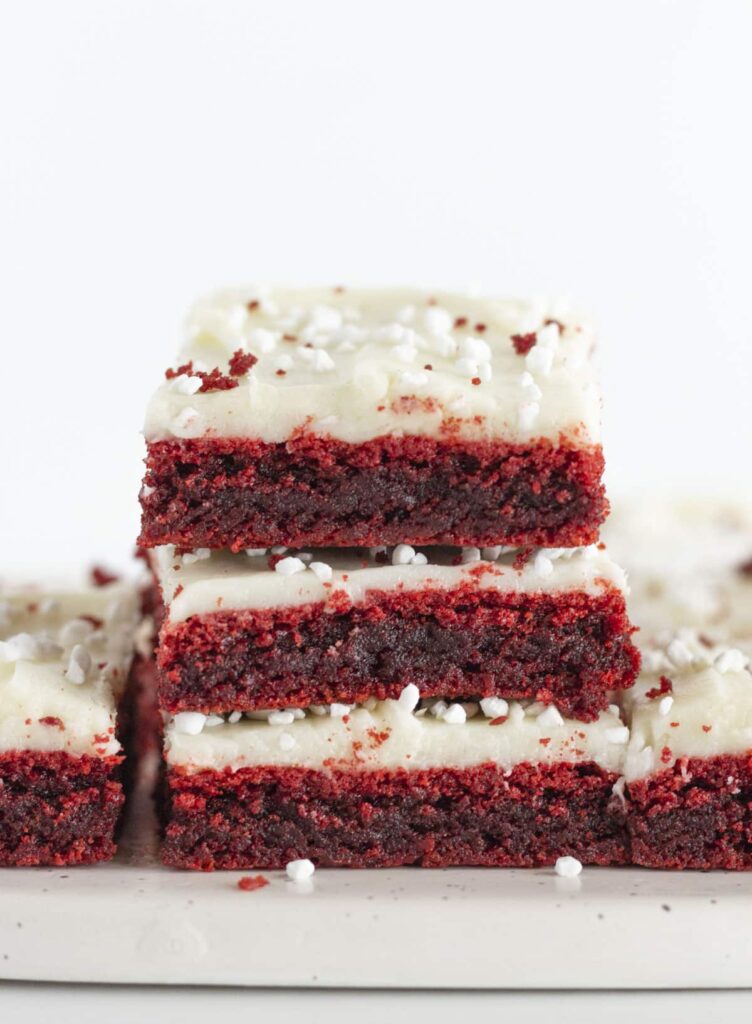 Brownies Red Velvet faciles et fondants avec un mélange à gâteau