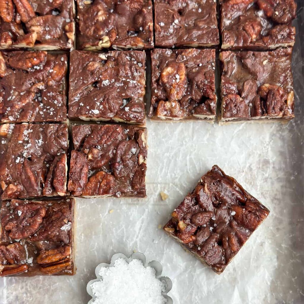 Barres de tarte au chocolat et aux pacanes – Les Douceurs Salées