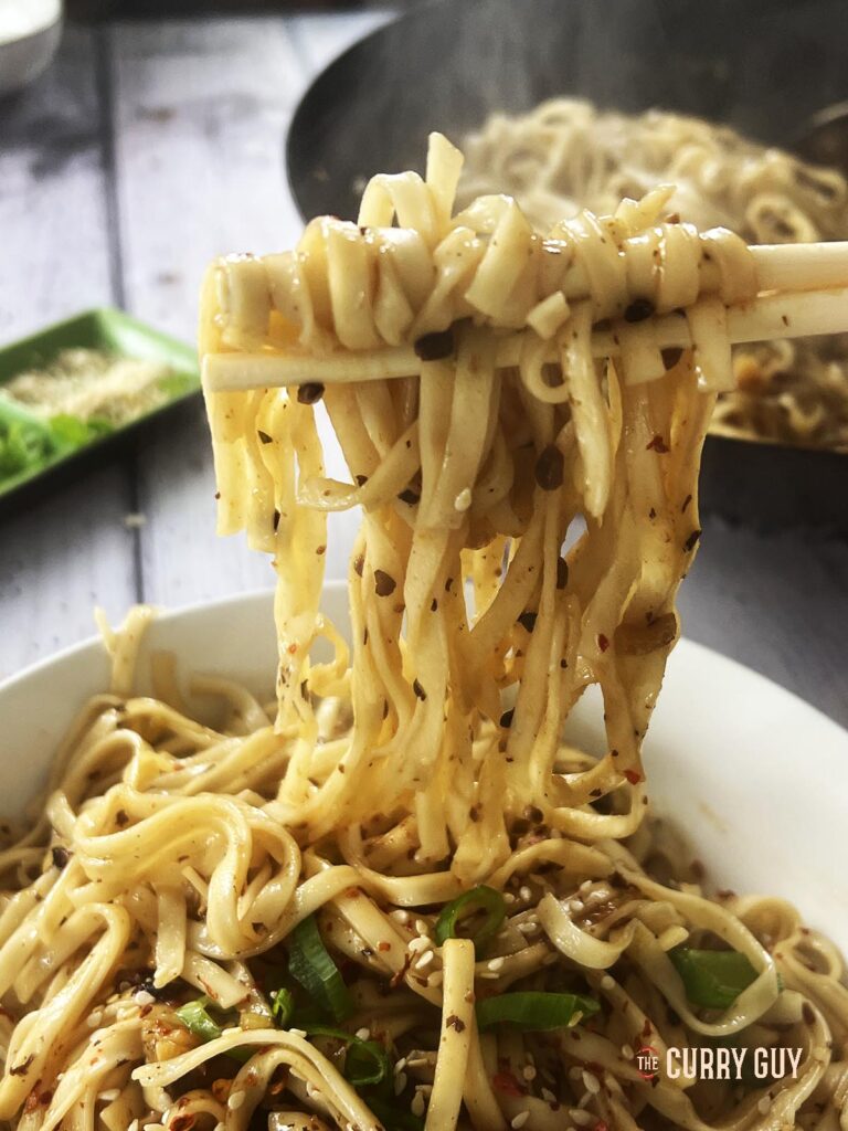 Nouilles aux Haricots Noirs | Le Curry Guy