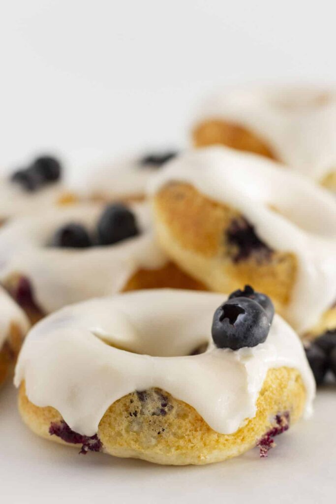 La meilleure recette de donuts aux myrtilles cuits au four