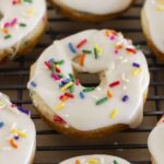 Beignets Funfetti à la Vanille Faciles au Four
