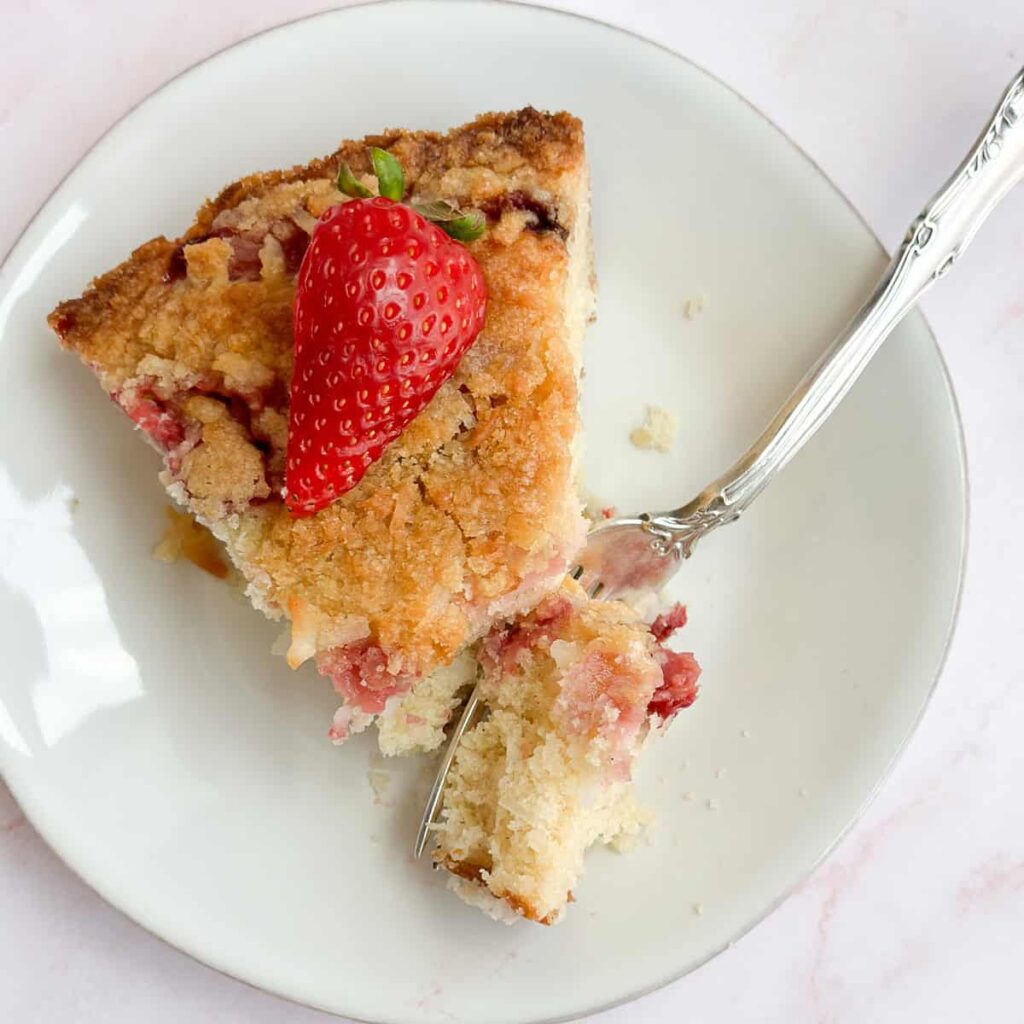 Gâteau à la noix de coco et aux fraises – Les douceurs salées