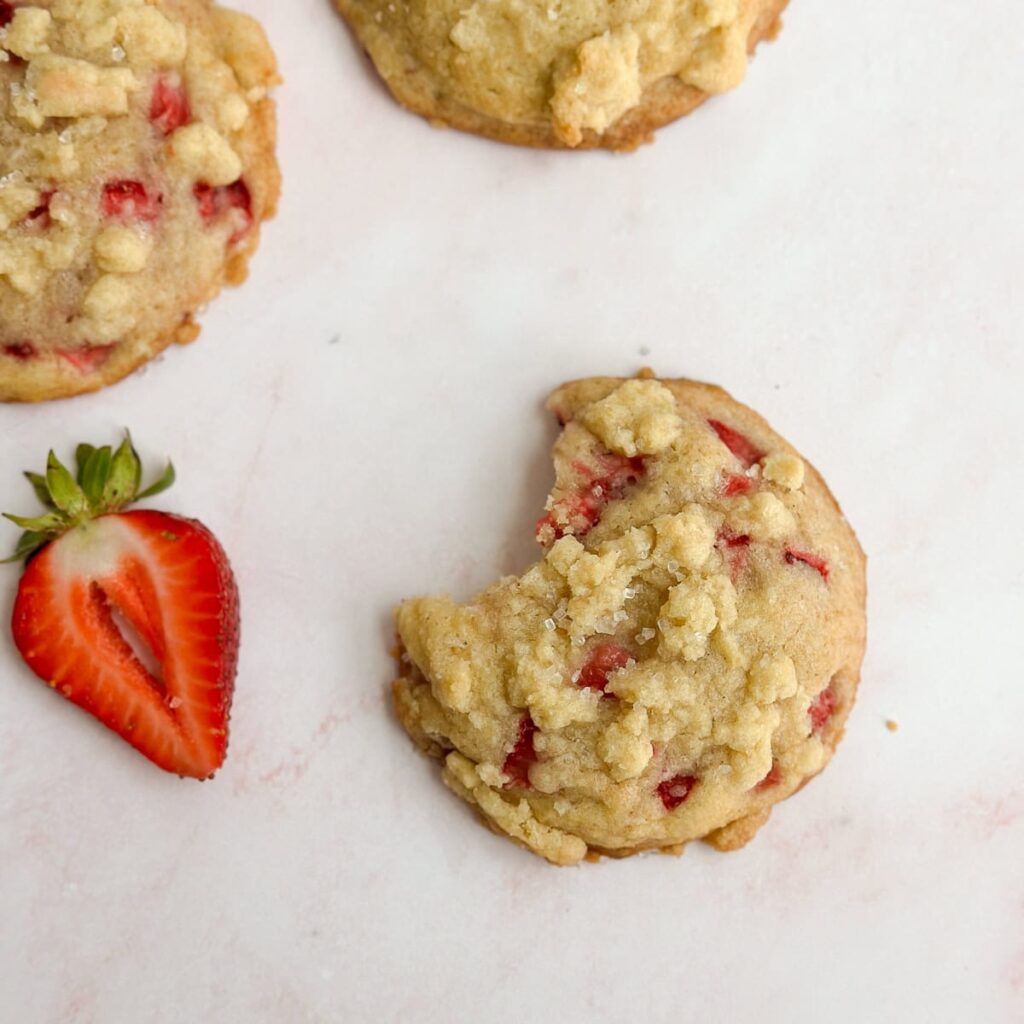 Biscuits Crumble aux Fraises – Les Douceurs Salées