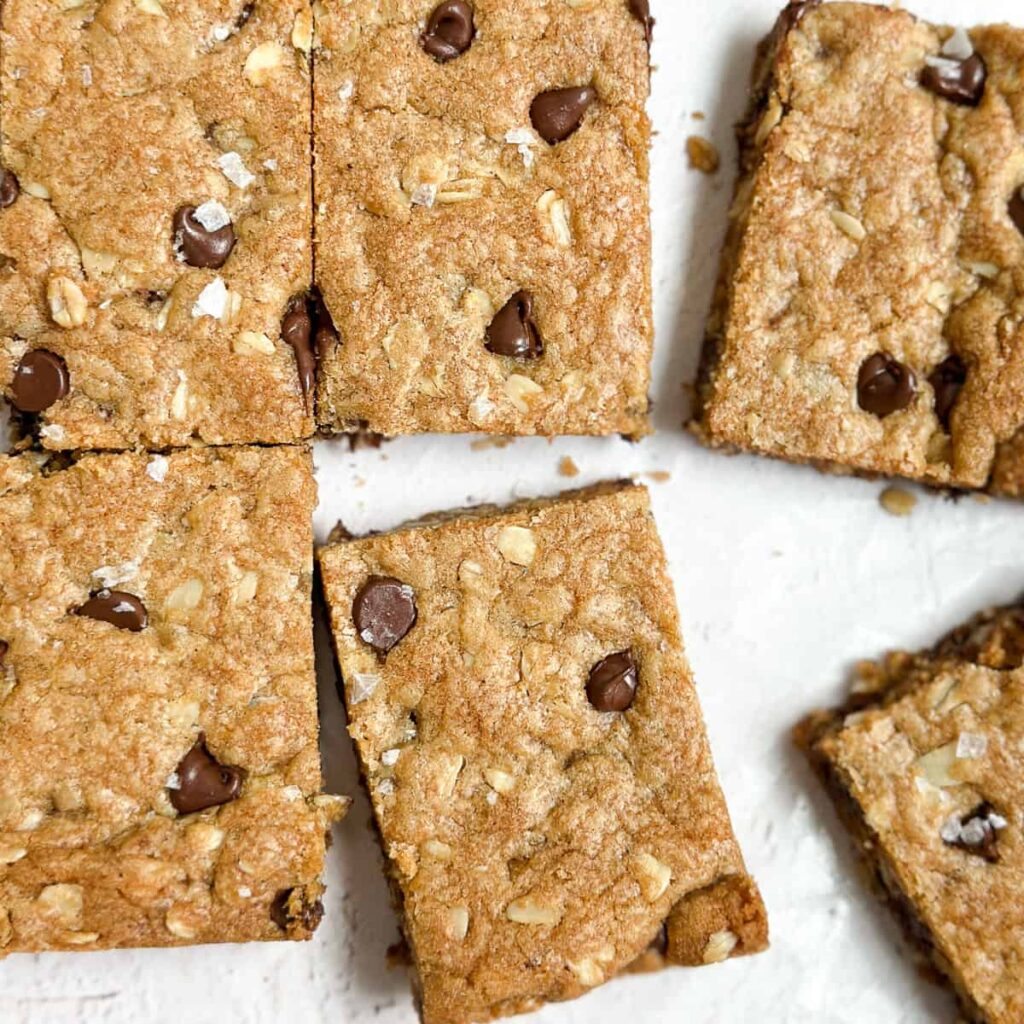 Barres de biscuits à l’avoine au beurre noisette